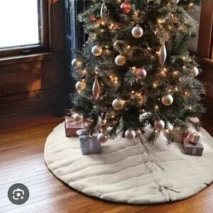 Threshold Cream Holiday Faux Fur Tree Skirt